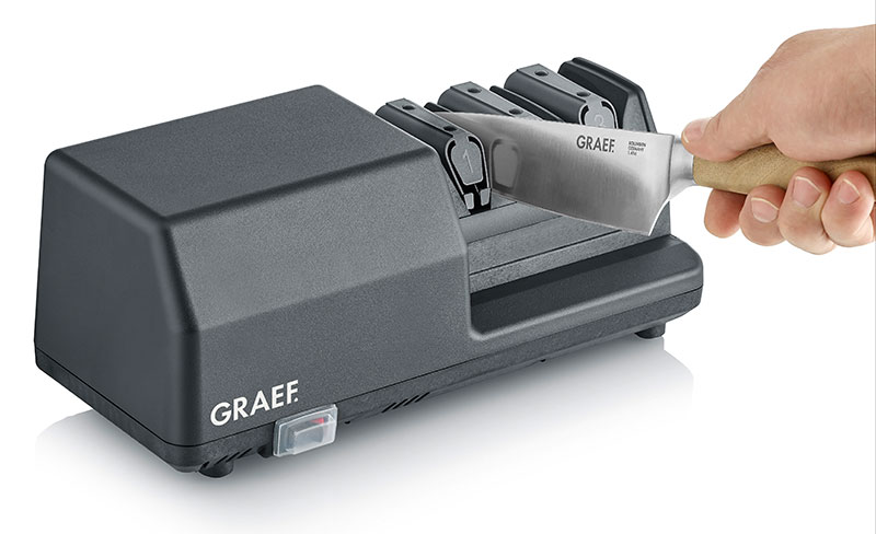 GRAEF präsentiert mit dem Messerschärfer SG2000 einen pflegeleichten Profi mit noch mehr Power, der abgenutzte Klingen wieder in Topform bringt.