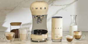 Neues Set aus Siebtr&auml;germaschine und Milchaufsch&auml;umer 