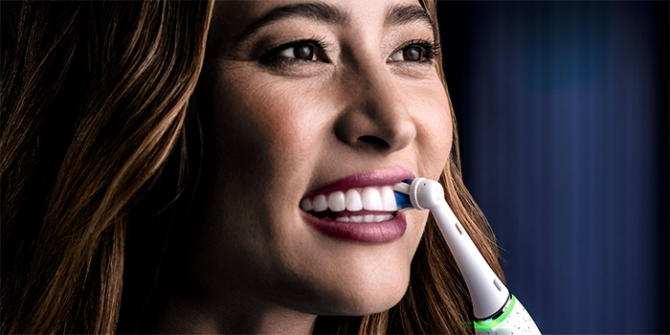 Die Oral-B iO 10 hält Zähne und Zahnfleisch gesund