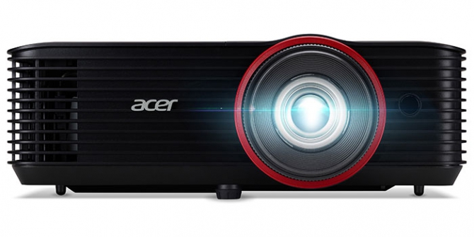 Gigantisches Gaming-Erlebnis mit dem Acer Nitro G550 Projektor