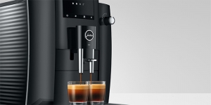 Mit der E4 hat Jura einen Kaffee-Vollautomaten ohne viele Zusatzfunktionen im Programm